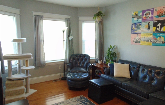 35 DYSART ST