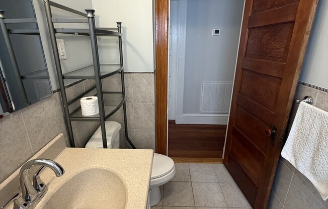 2 beds, 1 bath, 1,200 sqft, $2,500, Unit 3