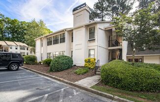Sunlit 2BD/2BA with Fireplace in Peaceful Perimeter Community