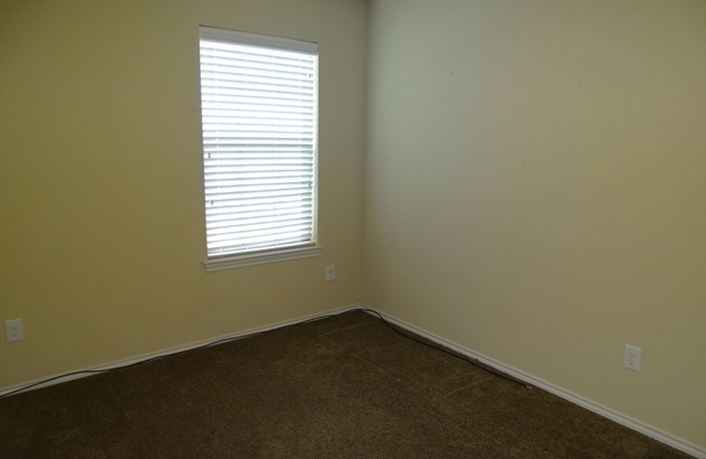 3 beds, 2.5 baths, $1,695