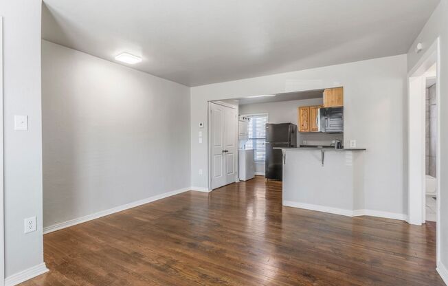 2 beds, 1 bath, 750 sqft, $1,050, Unit 1221-9