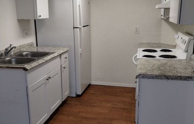 2 beds, 1 bath, 725 sqft, $2,095, Unit #9