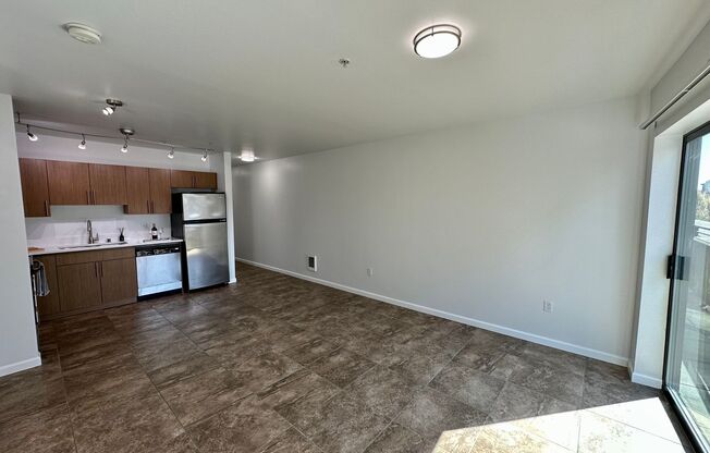 1 bed, 1 bath, 648 sqft, $1,899, Unit Unit 301