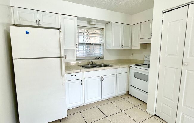 Spacious 2-Bedroom Villa with Laundry Room