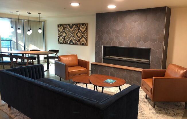 2 beds, 1 bath, 728 sqft, $3,095, Unit 310
