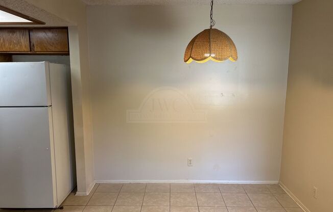 2 beds, 1.5 baths, $895, Unit 4105 Water St Unit A