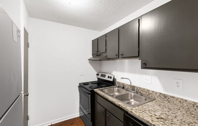 1 bed, 1 bath, 760 sqft, $975