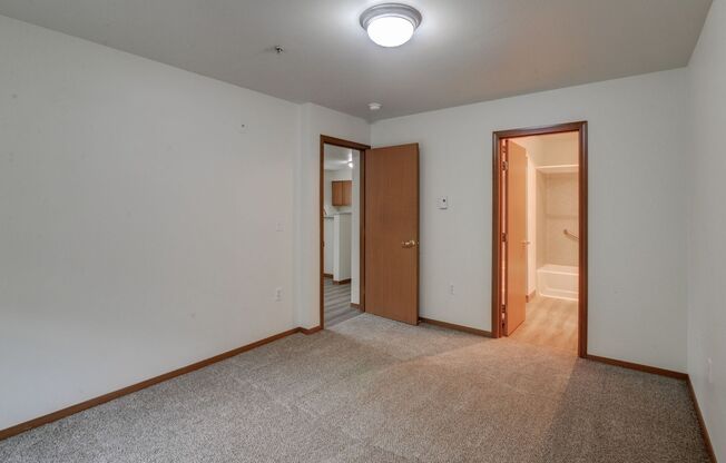 2 beds, 2 baths, 1,060 sqft, $2,050, Unit F106