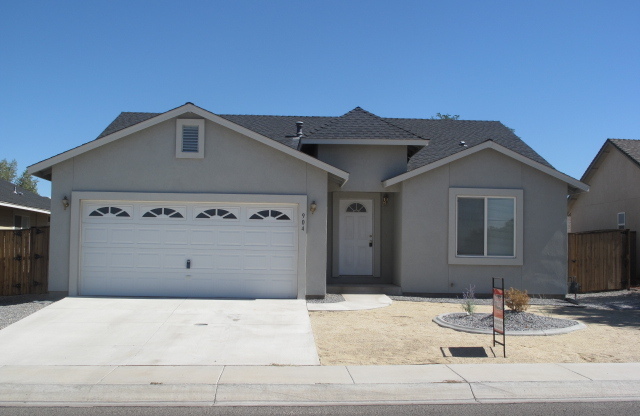 3 beds, 2 baths, $1,900