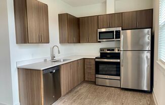 2 beds, 1 bath, 750 sqft, $1,348, Unit 12