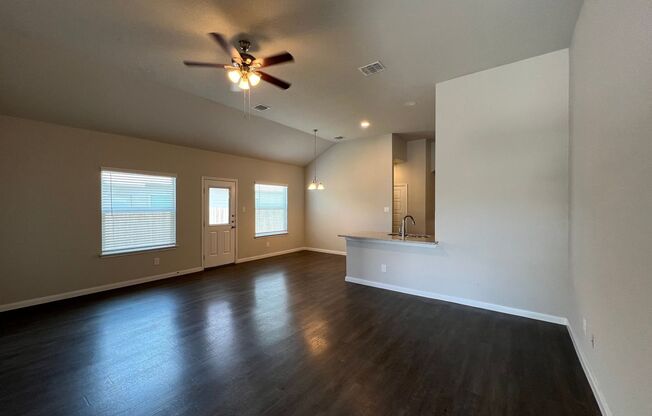 Luxury Duplex 3/2 in Seguin