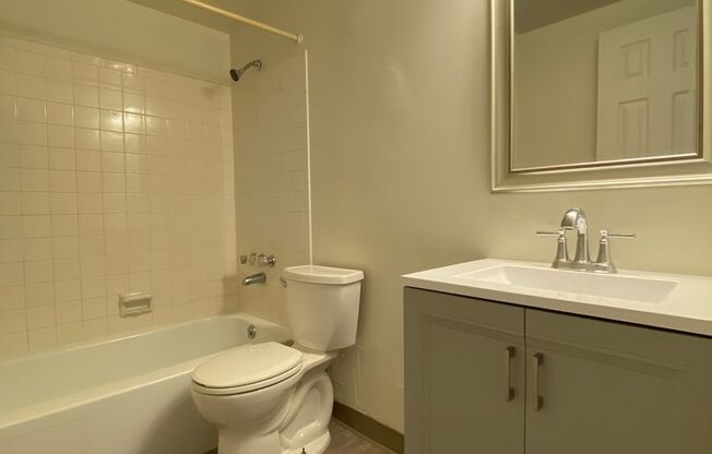 1 bed, 1 bath, $895, Unit B-14