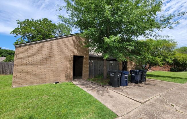 College Station - 2-bedroom, 1-bath Duplex for lease in College Station, on TAMU Shuttle.