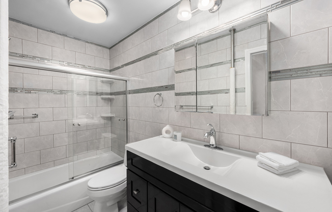 219 W 79 ST