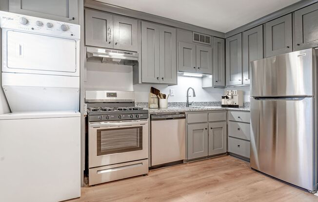 1135 Woodland Ave: Woodland Apartments