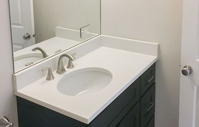 1 bed, 1 bath, 350 sqft, $1,595, Unit 2520-B10