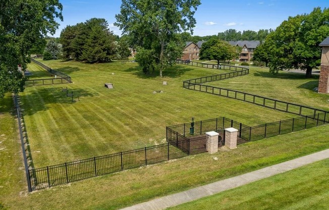 Grand Blanc apartments with large dog park
