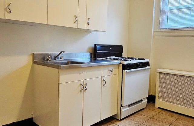 1 bed, 1 bath, 600 sqft, $1,450, Unit 206