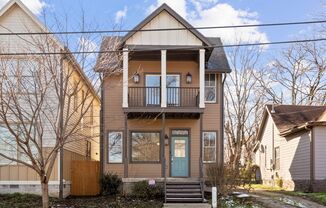 **UPSCALE BUENA VISTA HOME MINUTES FROM GERMANTOWN AND DOWNTOWN NASHVILLE**