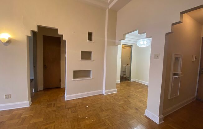 1 bed, 1 bath, $1,195, Unit 607