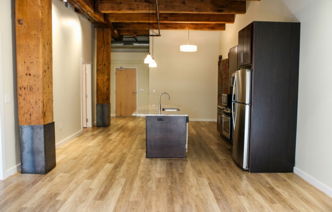 1 bed, 1 bath, 1,060 sqft, $2,300, Unit 302