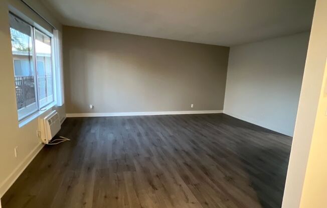 2 beds, 1 bath, 1,100 sqft, $2,475, Unit 241-39