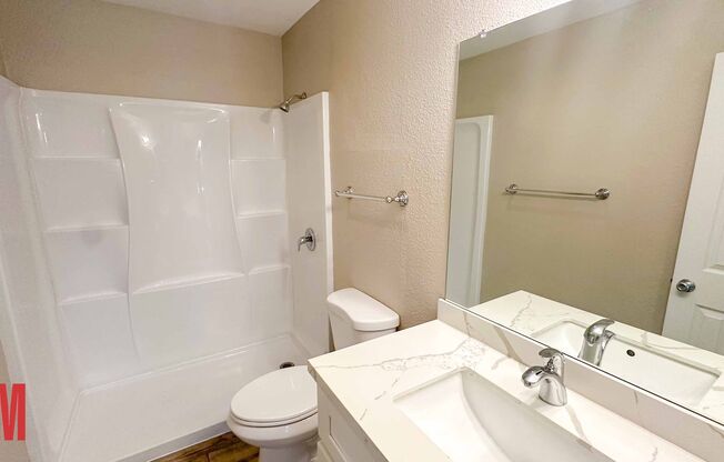 2 beds, 1 bath, $1,975, Unit 4968-01