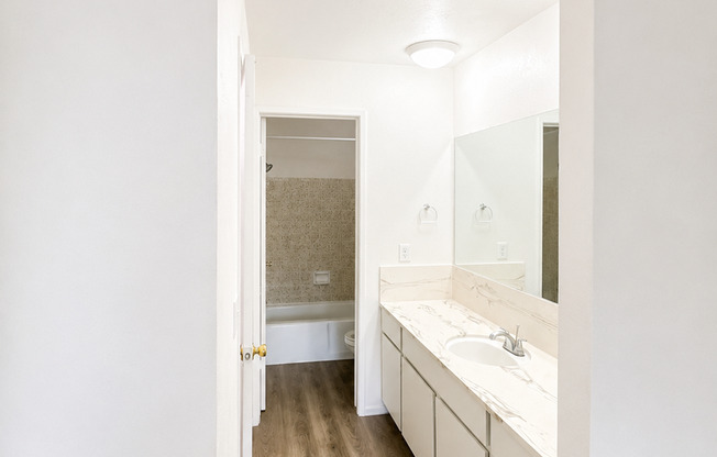 1 bed, 1 bath, 600 sqft, $1,195, Unit 11C