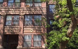 2200 W BERTEAU AVE