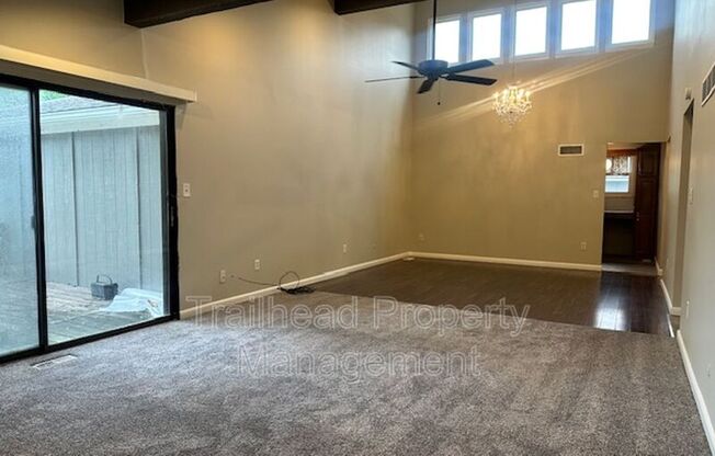 1035 NW 70 CT