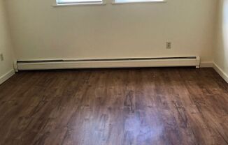 1 bed, 1 bath, 400 sqft, $975, Unit 010
