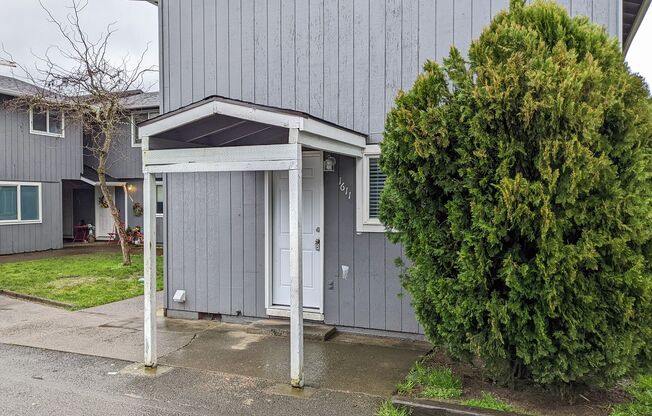 1543-1611 Salishan St SE