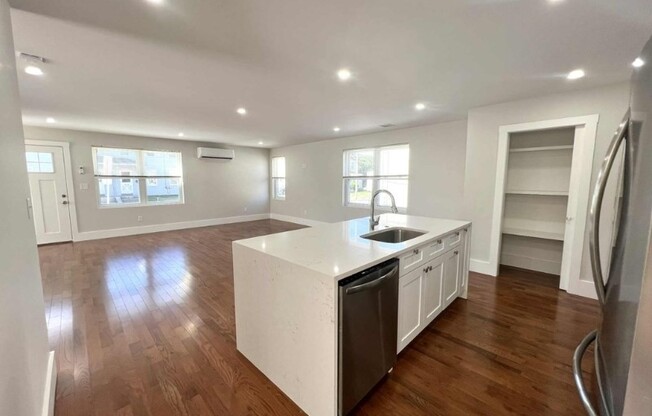 290 RIVERSIDE AVE