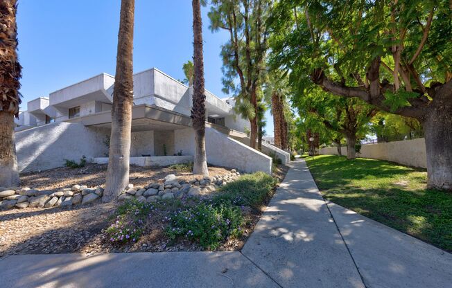 BEAUTIFUL PALM SPRINGS CONDO 2 BED 2 BATH FOR LEASE