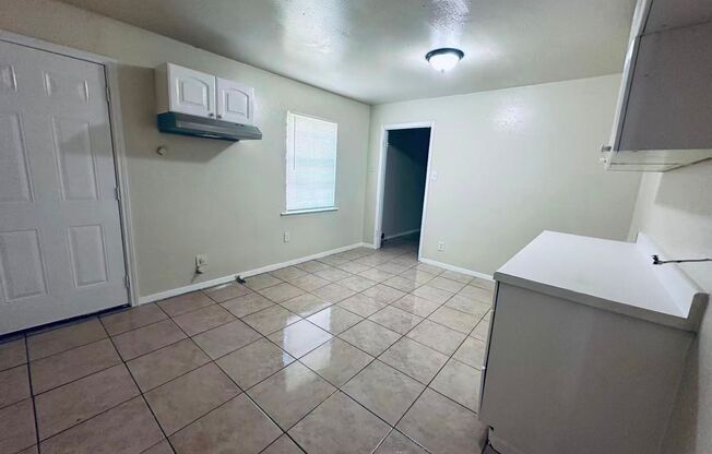 Beautiful 3 bedroom in Garland!