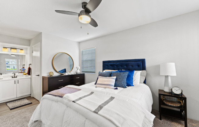 1 bed, 1 bath, 823 sqft, $1,650, Unit 1216
