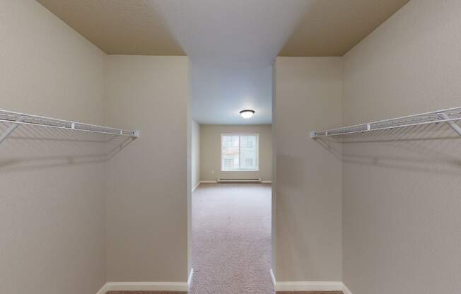 Renaissance Heights Walk-in Closet Apartment Rentals in Williston, North Dakota