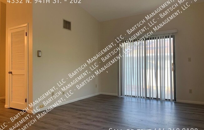 4332 N 94 ST