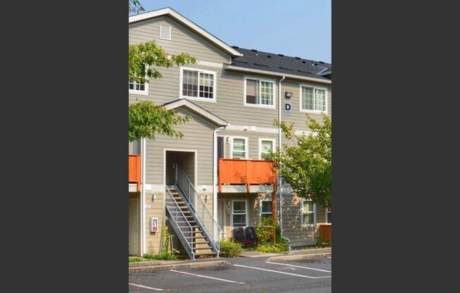 3 beds, 2 baths, 1,086 sqft, $2,150, Unit F-044