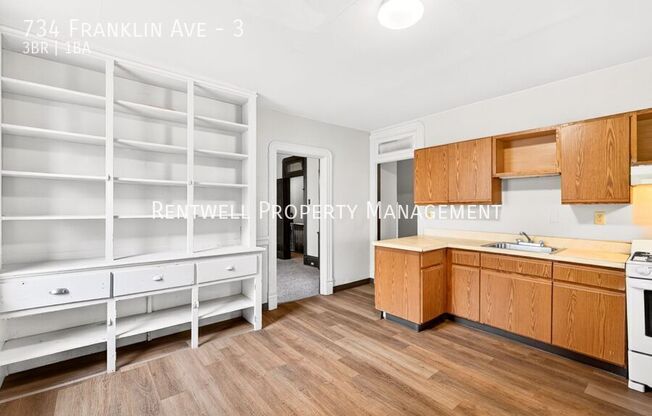 734 FRANKLIN AVE