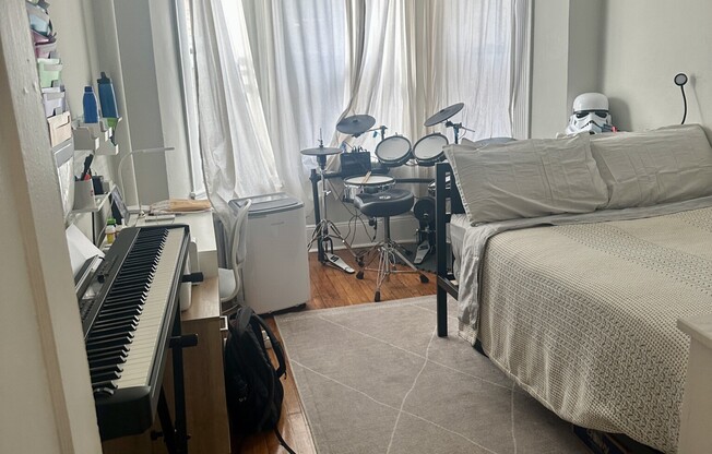 1 bed, 1 bath, $3,730, Unit 19