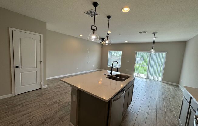 3 BD/2.5 BA Home, Modern Elegance Meets Everyday Comfort – Your Sanctuary Awaits