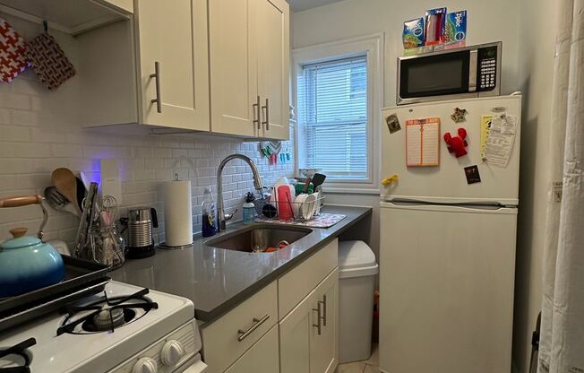 1 bed, 1 bath, 321 sqft, $2,080, Unit 105 Summer #106