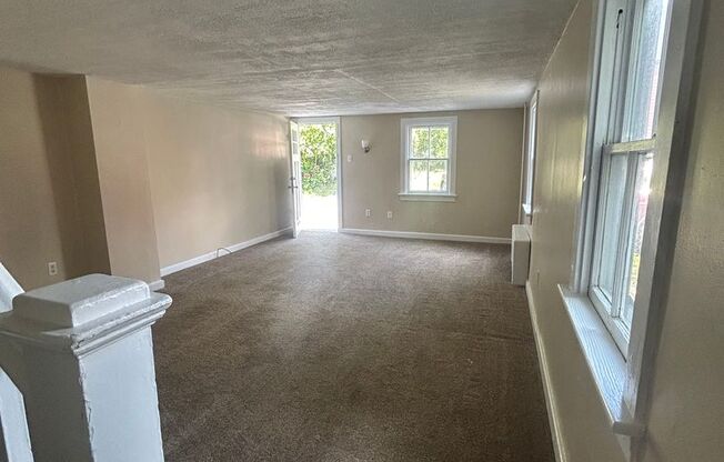 2 beds, 1 bath, $1,100