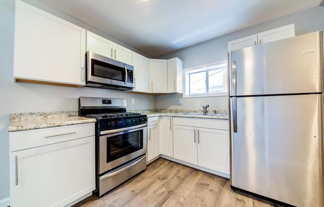 Stunning 3 bedroom home in Brookline available July 1!