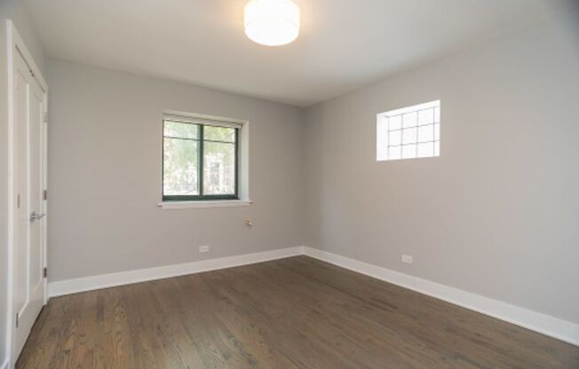 Spacious 1 Bed in Great Old Town Location