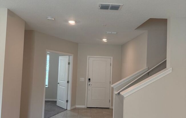 Beautiful/Like New Home in Winter Haven