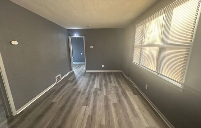 1 bed, 1 bath, 428 sqft, $750, Unit Unit 4