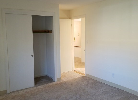 2 beds, 1 bath, 780 sqft, $2,200, Unit D