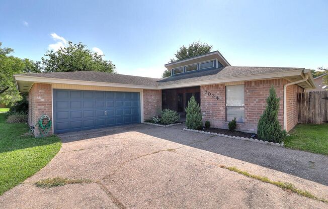 7034 Powderhorn - 3/bedroom 2/bathroom - $1,995/month